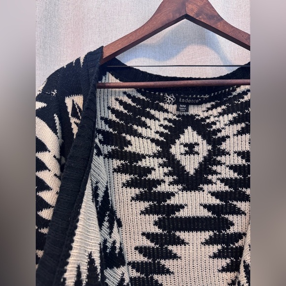 Kadence Boho Black and Cream Geometric Southwest Cowgirl Sweater - Picture 5 of 6